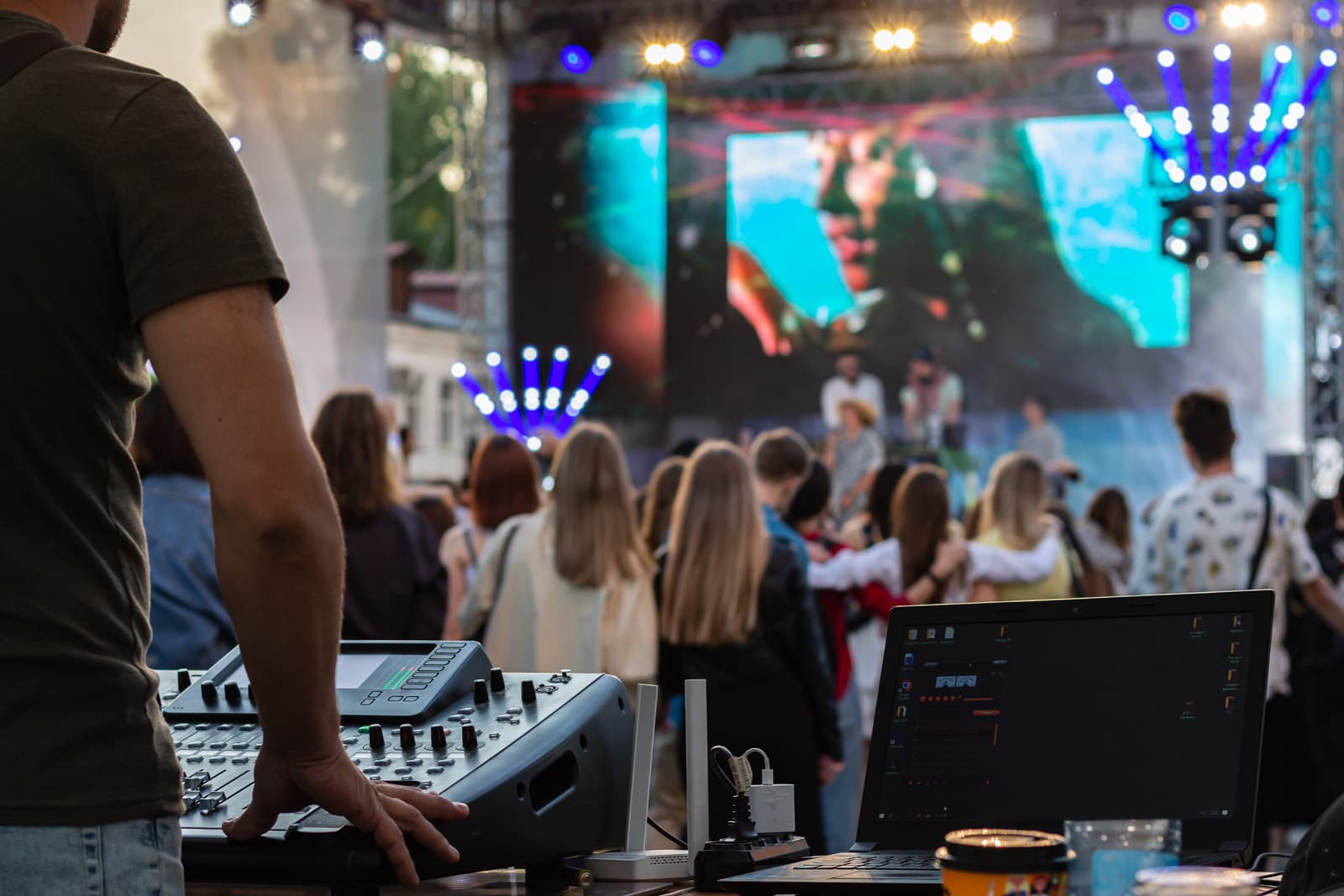 Stage microphone and monitoring setup